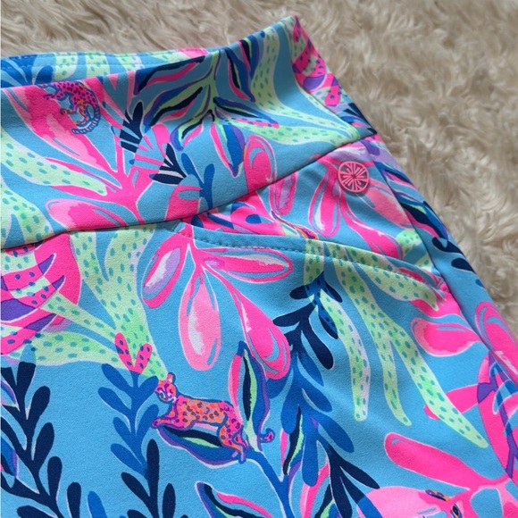 Lilly Pulitzer Luxletic Reid Porto Blue You've Been Spotted Ocean View Shorts - Picture 2 of 5